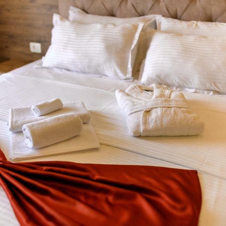 Hotel Franca Ulcinj Ngoại thất bức ảnh