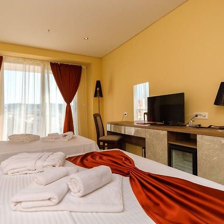 Hotel Franca Ulcinj Ngoại thất bức ảnh