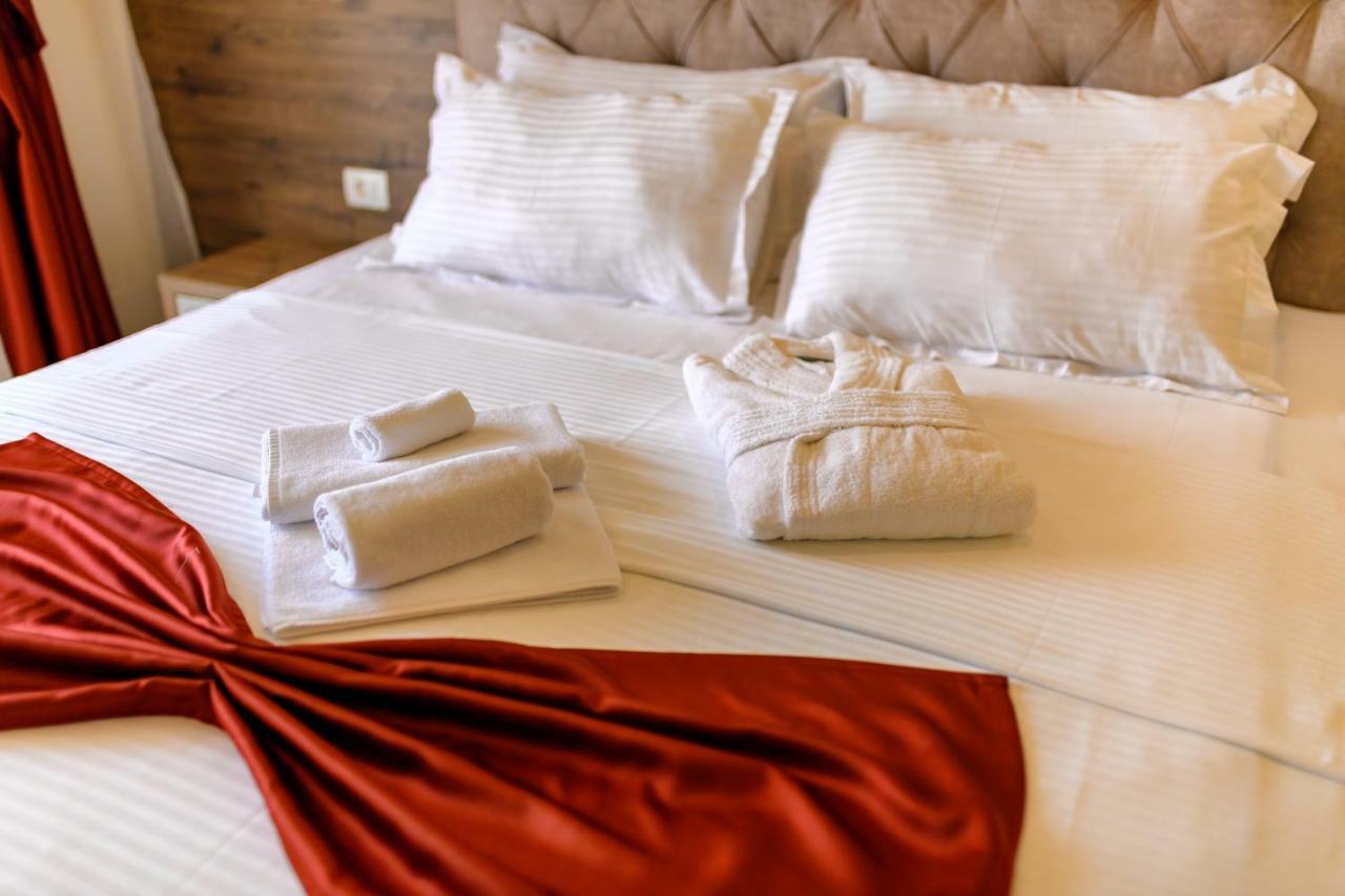 Hotel Franca Ulcinj Ngoại thất bức ảnh