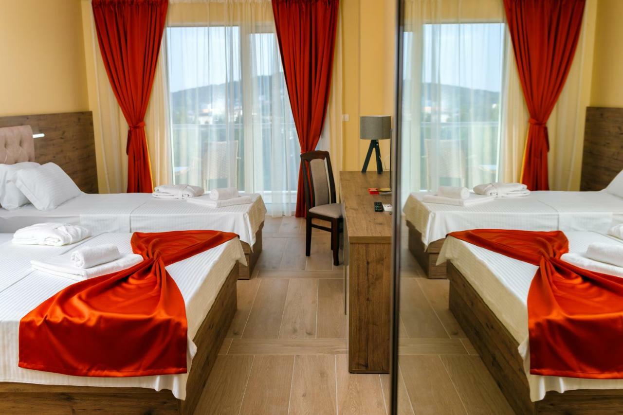 Hotel Franca Ulcinj Ngoại thất bức ảnh