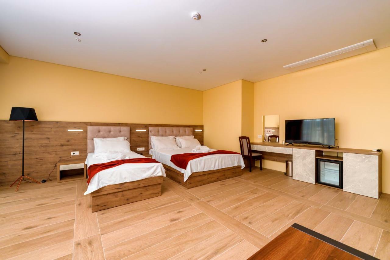 Hotel Franca Ulcinj Ngoại thất bức ảnh