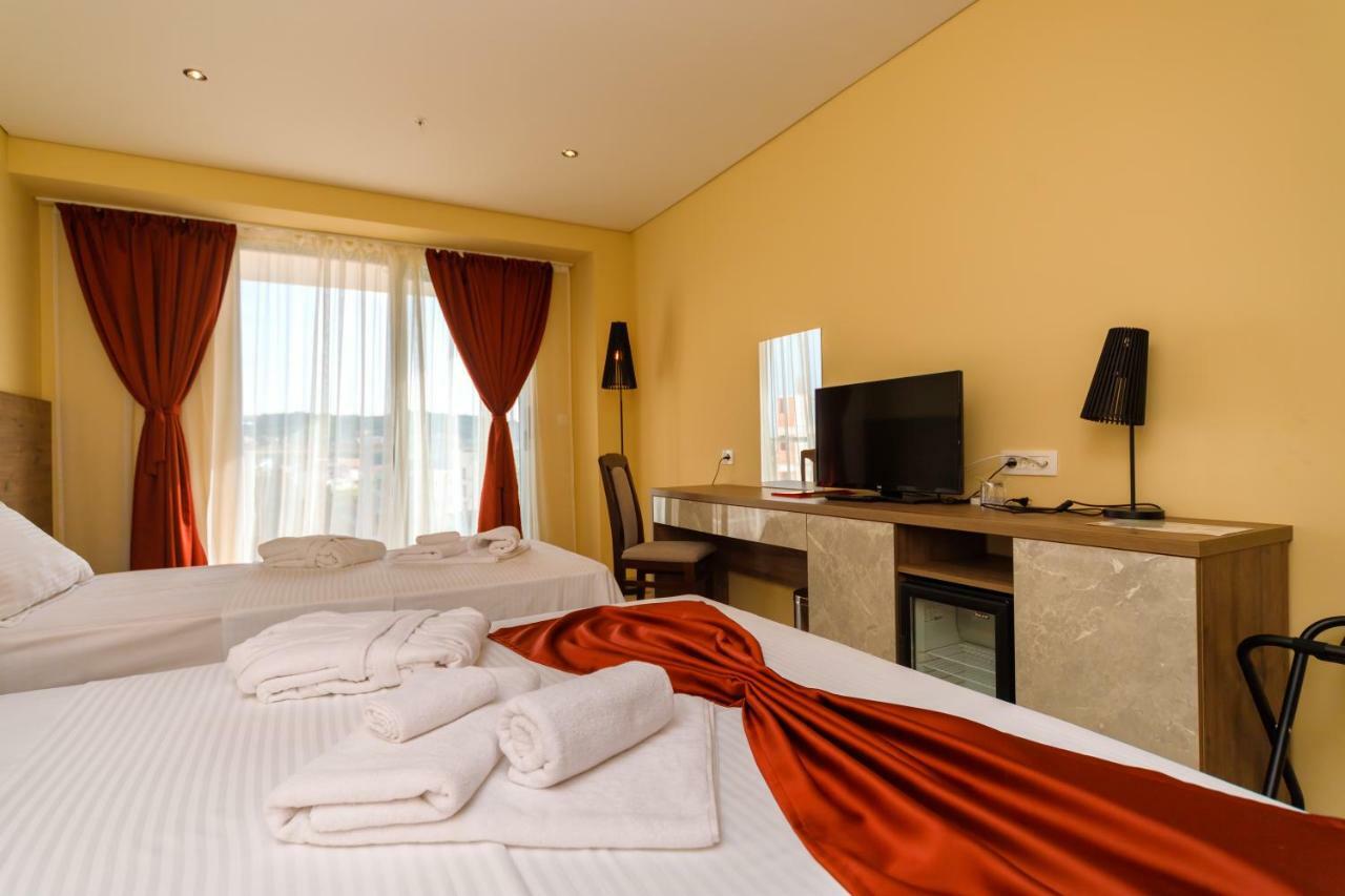 Hotel Franca Ulcinj Ngoại thất bức ảnh